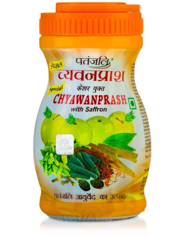 Чаванпраш с шафраном Patanjali 500г ​Чаванпраш с шафраном от Патанджали - знаменитый продукт с богатым природным составом, который идеально подойдёт для укрепления общего состояния здоровья, для повышения иммунитета, профилактики респираторных инфекций, для восстановления после тяжелых заболеваний и оздоровления от многих недугов.
Чаванпраш от «Патанджали» с шафраном приготовлен в лучших традициях Аюрведы. Все компоненты, входящие в его состав, выращены на полях «Патанджали-йогпитх» - оздоровительного комплекса и научно-исследовательского центра по влиянию йоги и Аюрведы на организм человека, на севере Индии, в Харидваре. Основателем и руководителем, которого является Свами Рамдев баба, известный во всем мире общественный деятель, практик и мастер йоги и Аюрведы, автор более 40 программ лечения с помощью йоги и Аюрведы самых различных заболеваний, в том числе и онкологических.

Травы и плоды выращиваются и собираются со строгим соблюдением древних правил и канонов, в определенное время, в соответствии с фазами луны.

Основной компонент тоника – мякоть Амлы (индийский крыжовник). Мощнейший природный антиоксидант и иммуномодулятор, самый богатый в природе источник витамина C (до 3000 мг в одном плоде, что в 20 раз больше чем в апельсине). Также в состав входят множество других компонентов: ягод, фруктов, целебных трав, масла гхи, меда, специй, в том числе шафран – самая дорогая специя на земле, сочетающая в себе массу полезных свойств. Королевская специя - шафран усиливает действие других трав в составе продукта. Считается, что он обладает саттвичной природой и наделён энергией жизни.

Чаванпраш балансирует три доши, омолаживает клетки всего организма, очищает кровь, способствует её разжижению, улучшает проходимость кровотока по сосудам, обеспечивает тело энергией, улучшает обмен веществ, полезен для всех возрастных категорий. У женщин он стабилизирует менструальный цикл, нормализует настроение, улучшает состояние кожи.

Дает заряд бодрости на весь день, делает организм более выносливым к умственным и физическим нагрузкам. Помогает лучше запоминать информацию, стимулирует работу головного мозга. Снимает стресс и помогает при депрессии. Помогает восстановиться после операций и тяжелых болезней. Повышает уровень гемоглобина. Такой продукт нормализует обмен веществ, укрепляет иммунную и эндокринную системы, регулирует деятельность желудочно-кишечного тракта, улучшает перистальтику кишечника. Эффективен при профилактике инфаркта, инсульта и рака.

С целебной силой Чаванпраша с шафраном от Патанджали Выше здоровье будет под надёжной защитой!