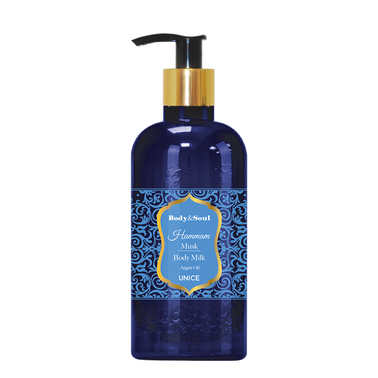 Молочко для тіла HAMMAM Мускус, 400 мл (3408001) Молочкодля тела обеспечивает необходимый коже водный баланс, интенсивно питает, защищает, придает сияние. 

УДОВОЛЬСТВИЕ ДЛЯ ДУШИ И ТЕЛА!
Аромат мускуса всегда ассоциировался с чувственностью и влечением. Эфирное масло мускуса - известный афродизиак, его аромат привлекает противоположный пол и способствует проявлению сексуального влечения. 

При этом мускус обладает и полезными свойствами: 

омолаживающее - мускус активизирует образование новых клеток, стимулирует кровообращение в капиллярах, повышает упругость кожи и разглаживает морщины.
увлажняющее – он регулирует баланс влаги в организме, стимулирует усвоение витаминов и минералов, избавляет от отеков под глазами. 
антисептическое – мускус также эффективен в борьбе с угревой сыпью и воспалениями на коже. Серия Hammam с мускусом поможет Вам расслабиться и окунуться в богатый мир тонких ароматов.