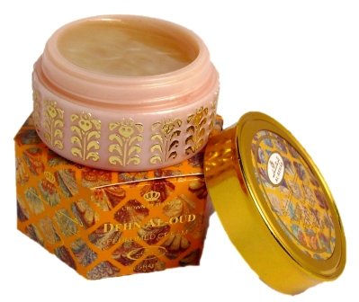 Dehn al Oud - Cream (10gm) Dehn Al Oud Al-Rehab ― это аромат для мужчин и женщин, принадлежит к группе ароматов восточные. Композиция аромата включает ноты: дерево Агар, Древесные ноты и мед.
