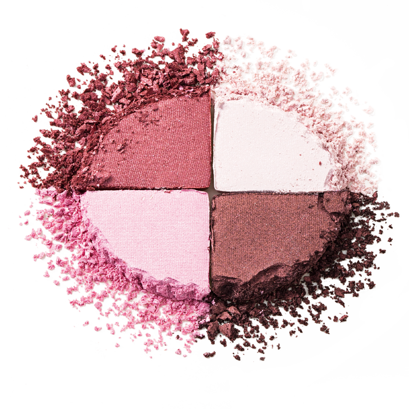 Четырехцветные тени Flormar Compact Quartet Eye Shadow 402-2732102 Просто, легко и быстро вы сможете сделать макияж глаз, используя тени для век бренда Flormar. В одной палетке Compact Quartet Eye Shadow четыре различных цвета, благодаря которым красота ваших глаз засияет еще ярче и ослепительней. Текстура теней для век очень мягкая и приятная: в состав входят специальные микрочастицы, благодаря которым тени не пересушивают нежную кожу век и при этом прекрасно держаться весь день, не осыпаясь.

Насыщенность оттенков зависит от того, каким способом вы будете наносить тени: сухим аппликатором - получаются более светлые оттенки, влажным - глубокие насыщенные цвета. Элегантный дневной макияж или яркий вечерний - палитра оттенков Compact Quartet Eye Shadow достаточно широка и дарит вашей фантазии полет любого уровня.

Способ применения: С помощью аппликатора или кисточки легким движением равномерно нанести на веки выбранный вами оттенок теней, хорошо растушуйте. Старайтесь равномерно наносить небольшое количество теней.

