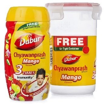 Чаванпраш Манго (Chyawanprash Mango) Dabur, 500г Чаванпраш со вкусом манго - классический чаванпраш компании Дабур с ароматизатором манго.

Чаванпраш является самым известным тоником для здоровья с очень широким спектром действия. Он обладает мощным иммуномодулирующим действием, улучшает пищеварение, помогает при простуде, нормализует артериальное давление, балансирует обмен веществ, укрепляет иммунную и эндокринную системы, сохраняет ткани молодыми, а мозг бодрым и активным, регулирует деятельность желудочно – кишечного тракта.

Чаванпраш – древнейший продукт Аюрведы, известный более трех тысяч лет. Он является самым известным и пользующимся наибольшим доверием тоником для здоровья. Первое упоминание о чаванпраше относится ко второму тысячелетию до нашей эры. Его рецепт впервые был записан мудрецом Чаракой в его Чарака Самхите примерно в IV веке до н.э.

Чаванпраш - это часть Индийской культуры здоровья – это, своего рода, символ Аюрведы. В Индии каждая уважающая себя Аюрведическая фармацевтическая компания выпускает Чаванпраш.

Чаванпраш представляет собой сладковато-острую мягкую джемообразную массу темно-коричневого цвета. Основу его составляет мякоть Амлы, самого богатого источника витамина С в природе. Сок Амлы в 20 раз превышает содержание витамина С в апельсиновом соке.



Фармакологическое действие: улучшающее обмен веществ, тонизирующее, омолаживающее средство.

Показания: Пониженный иммунитет, все виды острых и хронических заболеваний дыхательных путей, туберкулез, сердечные заболевания, болезни мочеполовой системы, нарушения сперматогенеза, ПМС, бесплодие.

Применение: Принимать за 15 минут до еды или между приёмами пищи. Взрослым – по 1 ч.л. два раза в день, до еды. Детям от 2 до 6 лет – по 1/2 ч.л. два раза в день, до еды. Может быть рекомендован для постоянного употребления. При гриппозных состояниях доза может быть увеличена.

Противопоказания: при диабете принимать с осторожностью так как чаванпраш содержит достаточно много сахара, острый и хронический нефрит и пиелонефрит, гастрит с резко повышенной кислотностью и аллергия на мед.

Побочные действия: нет.

Беременность и кормление грудью: можно применять.

Внимание! Этот чаванпраш содержит вкусовые добавки!