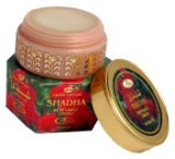 Shadha - крем-духи (10gm) Образуют прелестную и сладкую комбинацию из тепло закутывающего аромата роз с нежными акцентами жасмина. Окрыляющие женские духи средней тяжести с теплым ароматом роз старых времен.