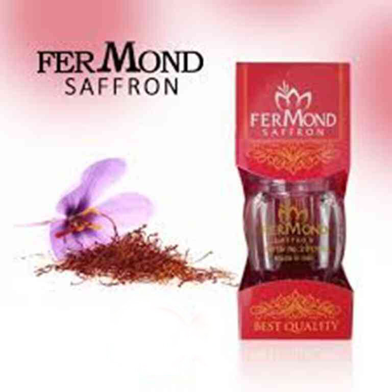 Шафран премиального качества 1г Fermond Saffron Индийский шафран очень полезен, поэтому применяют его не только в кулинарии, но и в медицине.

В кулинарии шафран очень ценят за его вкус и ни на что не похожий аромат. Пряность рекомендуется использовать самостоятельно, без добавления каких либо других пряностей.

Шафран индийский добавляют в разнообразные блюда из мяса, птицы, рыбы, в блюда из овощей, в гарниры из круп.

В пищевой промышленности его могут добавлять при изготовлении колбас и сыров.

Очень часто шафран используют для ароматизации и окрашивания сладкого теста, кремов, др. десертов, напитков.

Очень важно не перестараться с дозировкой, поскольку это может добавить еде горечь.

Полезные свойства шафрана:

Индийский шафран очищает наш организм от токсинов и шлаков.
Пряность оказывает замечательное влияние на весь организм и способна ускорить процесс выздоровления после любой болезни.
Шафран очень полезен для глаз. Он практически в прямом смысле слова омолаживает глазные клетки.
Если регулярно употреблять отвар из шафрана, это поможет восстановить клетки мозга, укрепить нервы, улучшить память.
Специю рекомендуют на первых стадиях атеросклероза, а так же при гипертонии.
Благотворно влияет крокус на женское здоровье, он налаживает менструальный цикл, а так же усиливает половое влечение.