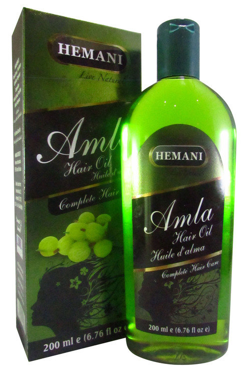 Амла для волосся Hemani Amla Hair Oil 200ml Масло для волос Амла делает волосы более толстыми и упругими, ускоряет их рост, спасает от выпадения и появления ранней седины. Масло амлы делает волосы более пышными, устраняет сечение, нормализует выделение кожного сала и препятствует появлению раздражения на коже. 
Амла — одно из самых сильных омолаживающих растений и самый богатый источник витамина С в мире. Кроме того, амла содержит витамины В1, В2, В3, каротин, кальций.
Применение:
Необходимо тщательно втирать масло в кожу головы, затем закутать голову и оставить на ночь или хотя бы на один час. Затем смыть масло теплой водой с шампунем, который подходит Вашему типу волос. Эта процедура очень полезна для кожи головы, корней волос и самих волос при использовании его регулярно 2 раза в неделю. Она также действует как отличный кондиционер для волос, способствует росту новых и здоровых волос