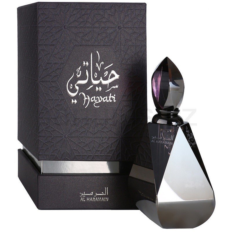 Hayati 12ml Al Haramain Аромат распускается нежными цветочными нотами и чуть заметным цитрусом. Средняя нота добавляет пряных и свежих зеленых нот.  Заключительная нота манит нас едва уловимыми нотами фиалки и лилии.  Ласковый пудровый аккорд придает композиции некую пикантность и особенную завершенность. 

Духи очень нежные, интимные, чувственные… Это настоящая женственность, сексуальность, натуральность и чистота в удивительной парфюмерной композиции.

Флакон из горного зеркального хрусталя черного цвета, имеет форму ограненной капли. Удивительно красивый и таинственный флакон дополняет загадочный аромат этих духов.

Верхние ноты: Цветочные, цитрусовые

Средние ноты: Пряные, свеже-зеленые

Базовые ноты: Цветочные, ваниль.