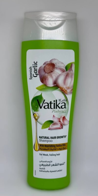 Шампунь з Часником 200 мл Dabur Питательный шампунь для ломких и выпадающих волос Vatika Garlic с экстрактом испанского чеснока богат антиоксинами, которые способствуют очищению волосяных фолликулов и естественному росту здоровых волос. Экстракт чеснока является сильным антисептиком, а так же эффективным тонизирующим средством для системы кровообращения, делая волосяные луковицы сильными и здоровыми, тем самым блокируя выпадение волос.

Экстракт чеснока (Garlic) - является сильным антисептиком, а так же тонизирующим средством для системы кровообращения. Делает волосяные луковицы сильными и здоровыми, блокирует выпадение волос, оживляет и добавляет дополнительную силу, блеск и гладкость. Чеснок исключительно богат белками, жирами, серосодержащими активными биологическими соединениями, витаминами (С, Е, А, D и группы В), минералами.