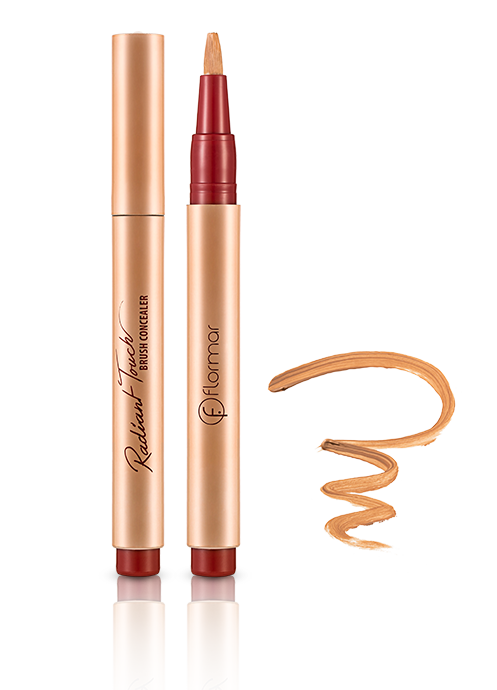 Консилер Flormar FUTURE HISTORICAL, LightBeige 1,8 мл 003 (2742103) эффективно маскирует темные круги под глазами и недостатки кожи 
 помогает скоректировать овал лица 
 нежная жидкая формула помогает скрыть мелкие морщинки
Сливочная текстура консилера не оставляет ощущения липкости на коже. Светоотражающие частички в составе позволяют маскировать пятна, морщинки и другие несовершенства кожи лица. Натуральные масла и экстракты в составе позволяют превратить маскирующее средство в активный ухаживающий комплекс. 

Масло макадамии и масло шиповника помогают предотвратить образование морщин, поддерживают водный баланс в коже, убирают темные круги под глазами . 
Масло орхидеи поддерживает баланс влаги в коже. 
Пантенол укрепляет кожу, придает упругость. 
Натуральные солнцезащитные фильтры защищают кожу от ультрафиолетовых лучей.