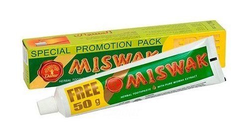 Зубная паста-гель с мисваком Miswak Dabur Экстракт мисвака обладает антисептическим, противомикробным эффектом и содержит 36 полезных микроэлементов, которые способствуют укреплению зубов и десен. Согласно исследованиям, проведенным в Египте, в сиваке содержится танин, снижающий кровоточивость десен и их воспаление.